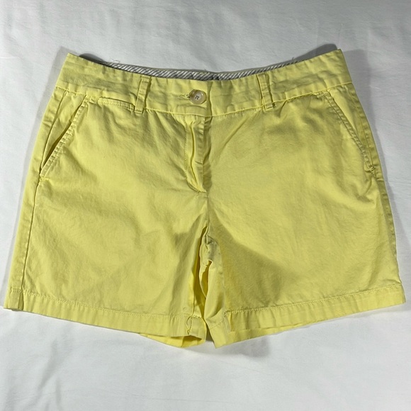 LOFT womens bright yellow basic flat front 5.5" inseam chino shorts - size 6 - Picture 2 of 9